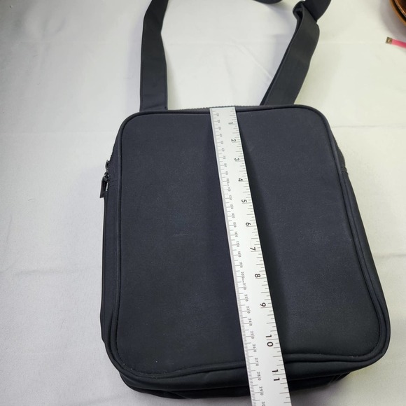 L.L. Bean Traveller Adjustable Strap Crossbody Travel Bag Organizer Black - Picture 10 of 10